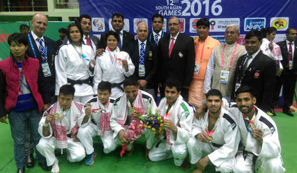 Indian Medal winners with Mr. Mukesh Kumar, President, JFI; during SAF Games 2016