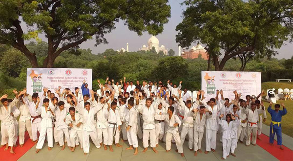 Judokas with JFI President at Agra during closing of Education Journey