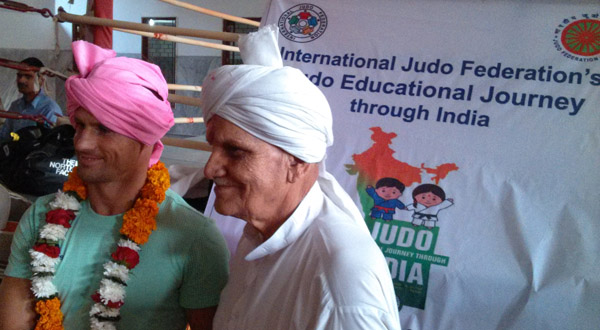 Miklos with Delhi Veteran..IJF Judo Educational Journey at Delhi