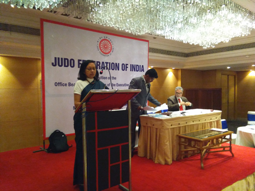 Dr. Nivedita P. Haran IAS Retd., Returning Officer announcing Final Results of JFI Election